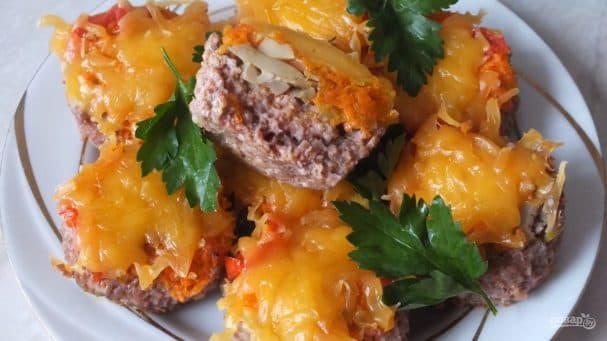 Meat baskets with mushrooms