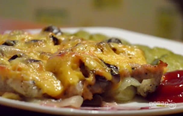 Beef stroganoff with mushrooms and cheese (very delicious!)