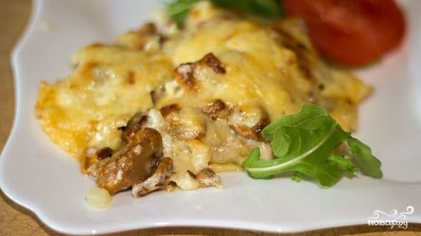 Beef Stroganoff with potatoes and mushrooms
