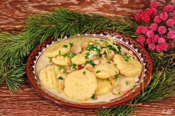 Ньоккі з м'ясним соусом