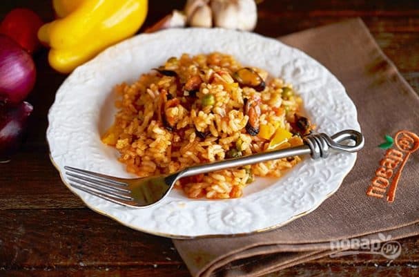 Класична паелья з морепродуктами