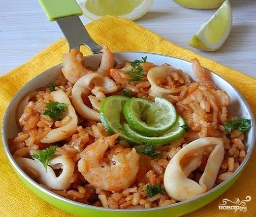 Паелья з кальмарами