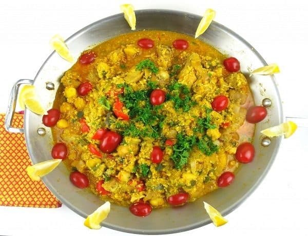 Паелья з куркою та овочами