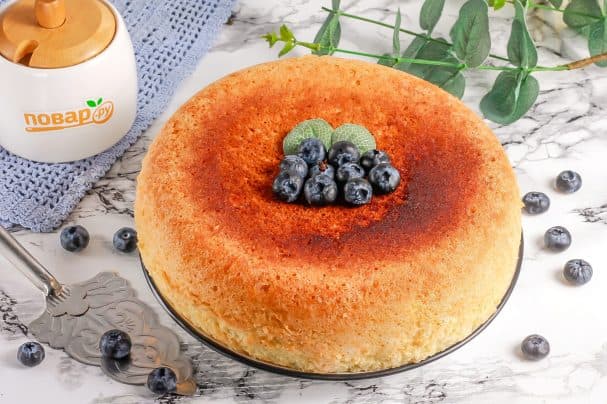 Пірог з блакітнікамі ў мультіварцы