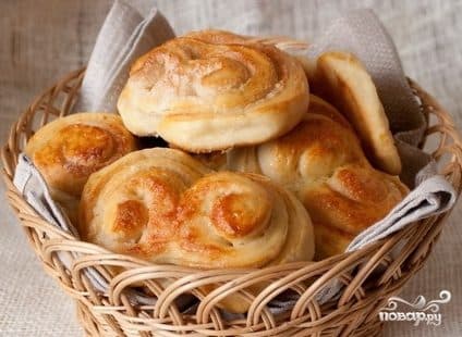 Плюшки з дріжджового тіста