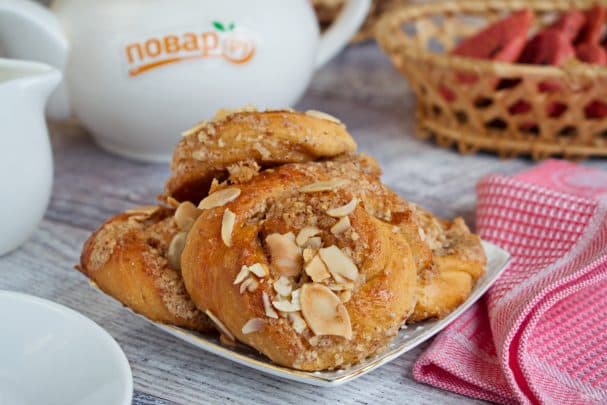 Плюшки з мигдалем