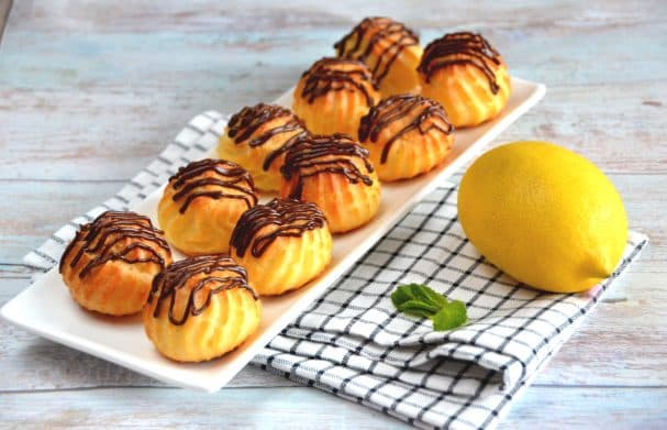Profiteroles with lemon cream