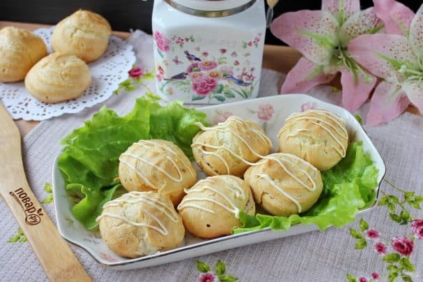 Profiteroles with herring
