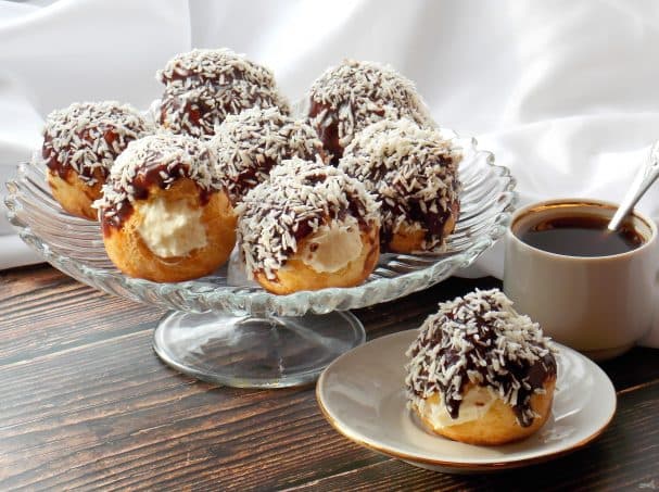 Profiteroles with whipped cream
