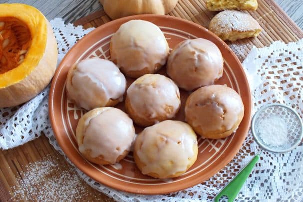 Pumpkin gingerbread cookies
