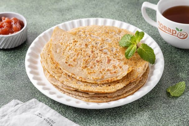 Wheat-and-buckwheat pancakes without milk or eggs