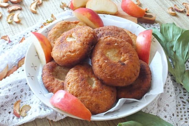 Пышкі з яблыкамі