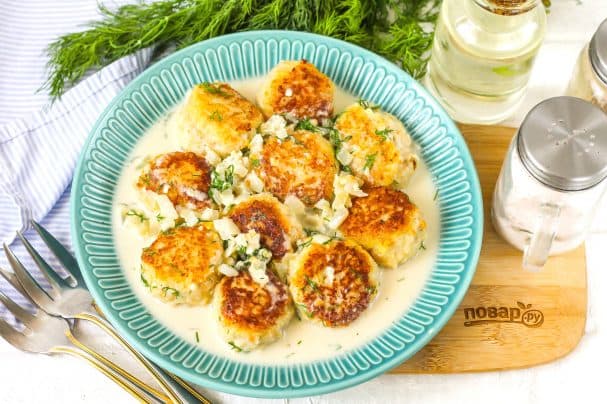 Fish meatballs in creamy sauce