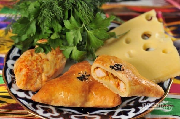 Chicken and cheese samsa