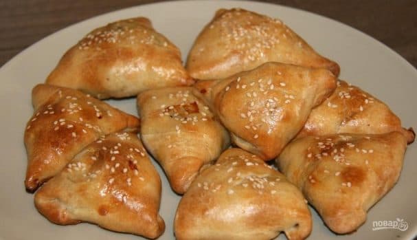 Uzbek layered meat samosa