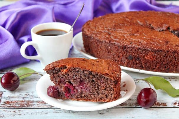 Chocolate semolina cake with cherries