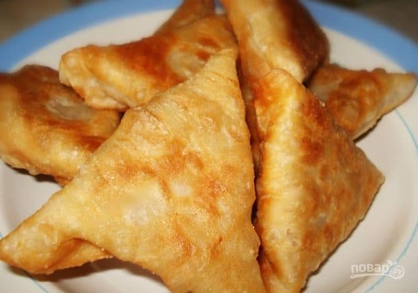 Layered meat-filled samosa