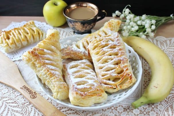 Слойкі з яблыкам і бананам