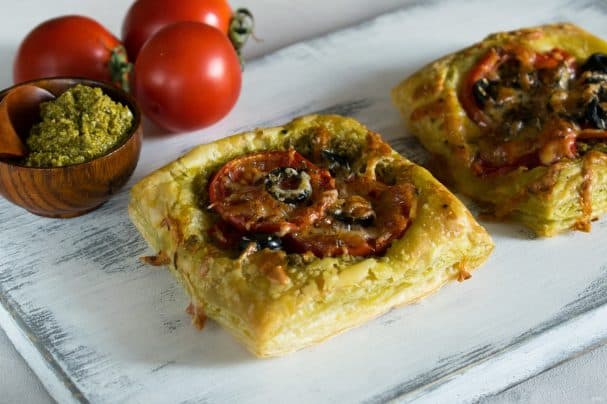Tarts with tomatoes and roasted peppers