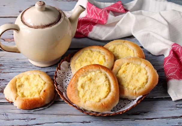 Vatrushki with ricotta