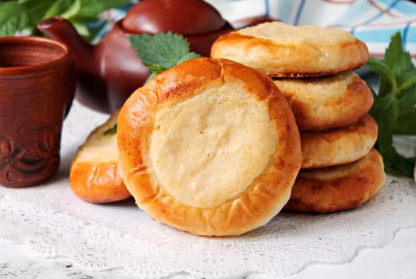 Vatrushki with cottage cheese according to GOST