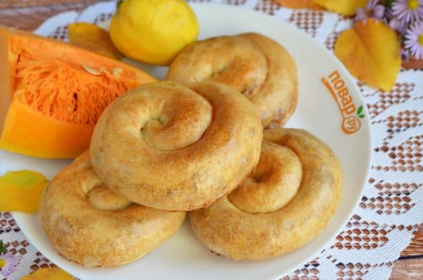 Vertuta with pumpkin and apples