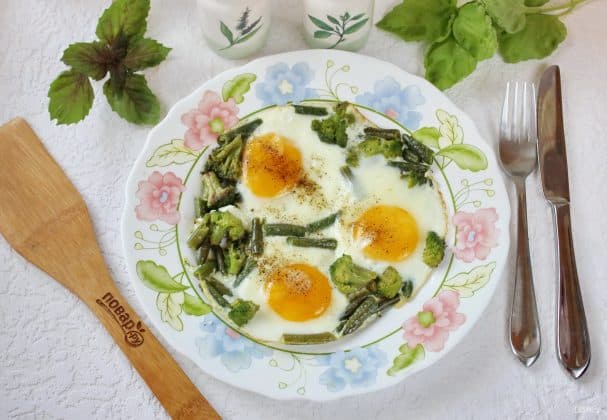 Яйчаніца з брокалі і стручковай фасоллю