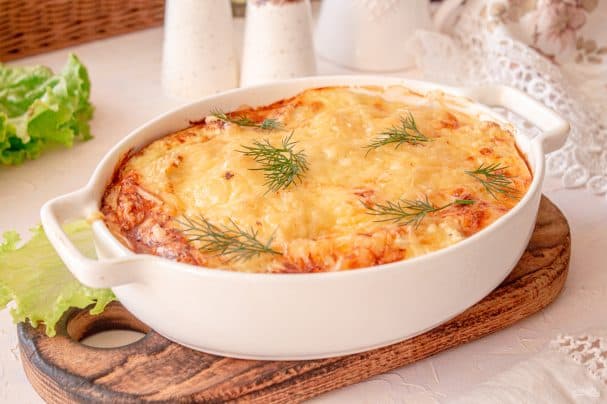 Cauliflower casserole with turkey and cheese