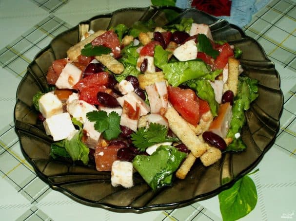 Салат із копченою курячою грудкою