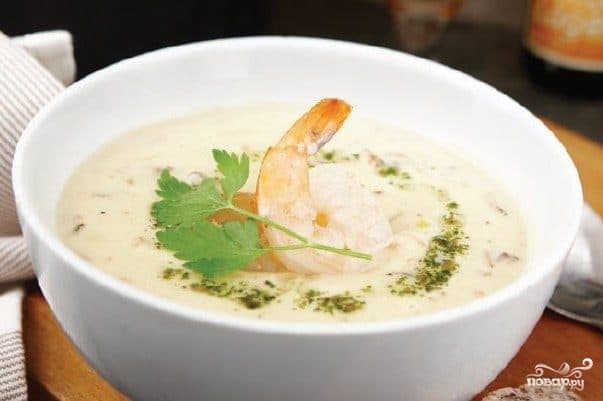 Seafood soup with mussels and shrimp
