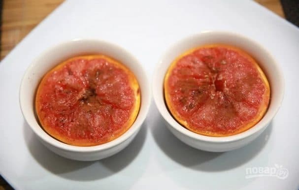 Fried grapefruit with cinnamon