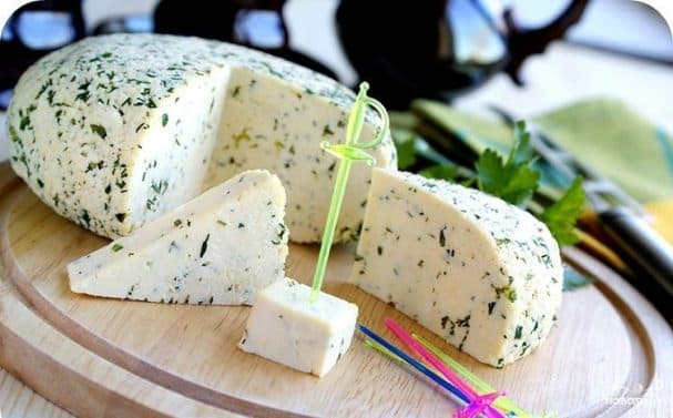 Adyghe cheese with herbs