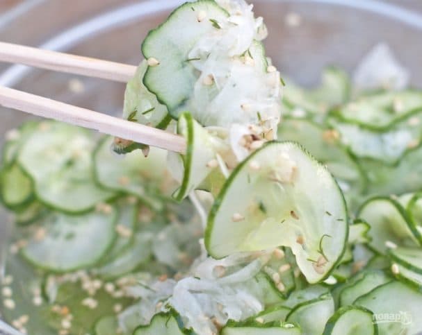 Asian cucumber salad