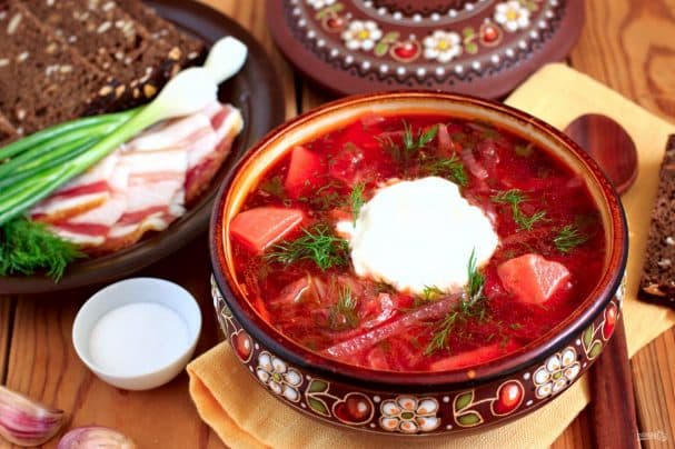 Classic borscht with beetroot