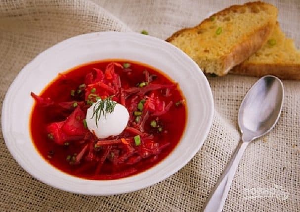 Борщ со свеклой и капустой