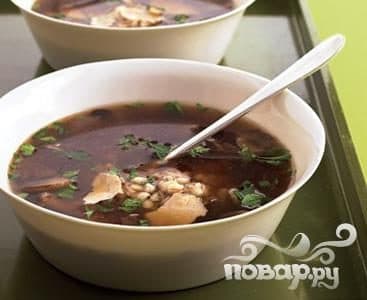 Хуткі суп з грыбамі і ячменем