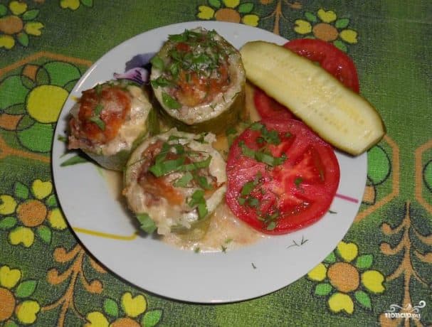 Фаршированные кабачки, запечённые в духовке