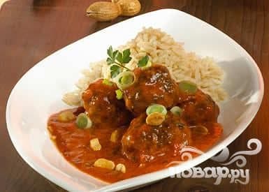 Meatballs in red curry