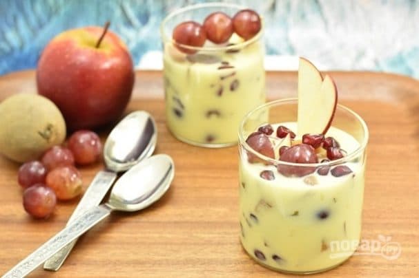 Fruit salad with custard cream
