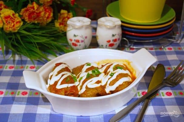 Cabbage rolls with minced meat and rice