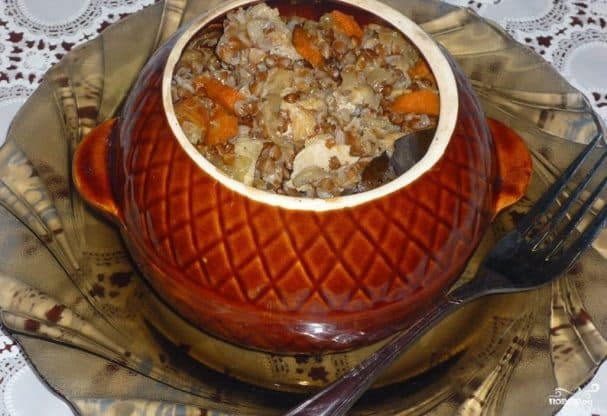 Горшочки с курицей и гречкой