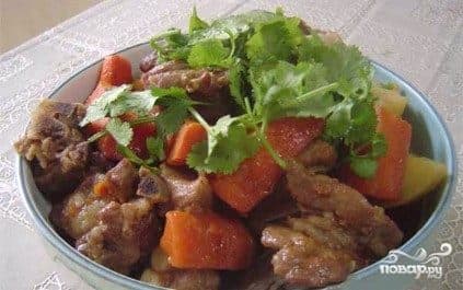 Beef ribs stewed with potatoes
