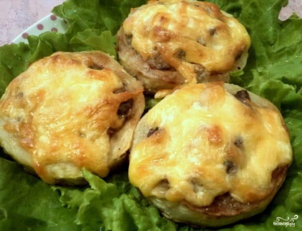 Кабачки з грибами в духовці
