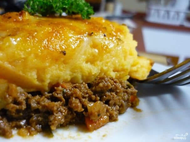 Potato pie with minced meat