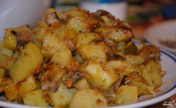Картошка з шампіньёнамі ў мультыварцы