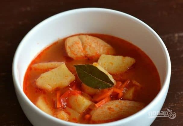 Чырвоны боршч з курыцай