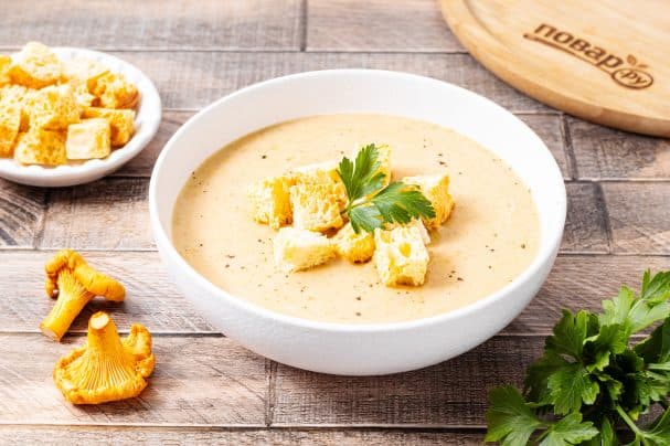 Chanterelle cream soup