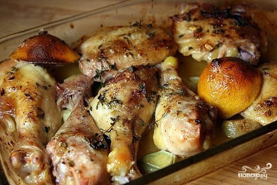 Chicken with garlic in the oven