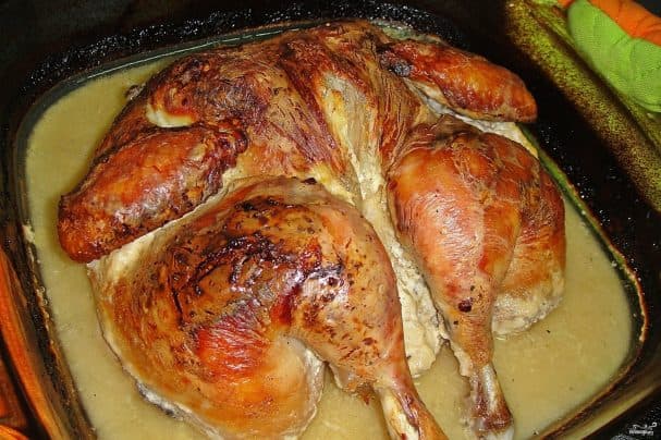 Chicken in yogurt baked in the oven