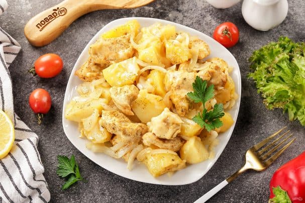 Куриная грудка, запеченная с картофелем